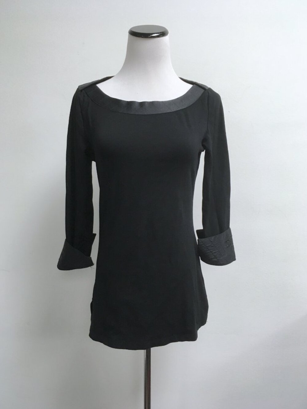Chanel black quilted 3/4 sleeve  boat scoop neck top XS fits 4